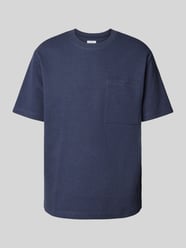T-Shirt mit aufgesetzter Brusttasche von MCNEAL Blau - 43