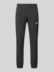 Regular Fit Trackpants mit elastischem Logo-Bund von adidas Training - 18