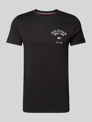 T-Shirt mit Label-Print von Tommy Hilfiger Schwarz - 37