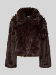 Kurtka z imitacji futra o kroju regular fit z wykładanym kołnierzem model ‘MANNY’ od Only - 18