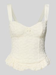 Slim Fit Top mit Allover-Spitzenbesatz von Gina Tricot - 17