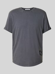 T-Shirt mit Label-Badge von Calvin Klein Jeans Schwarz - 39