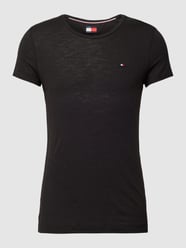 T-Shirt mit Viskose-Anteil in unifarbenem Design von Tommy Hilfiger Schwarz - 13