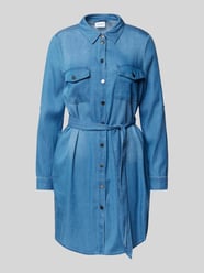 Knielanges Kleid mit Druckknopfleiste Modell 'BISTA' von Vila - 4