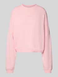 Bluza o kroju oversized z prążkowanymi wykończeniami od OH APRIL Fuksjowy - 11