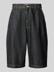 Szorty jeansowe o kroju baggy fit ze szlufkami na pasek od REVIEW - 32