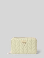 Portemonnaie mit Label-Applikation Modell 'CHERY' von GUESS - 37