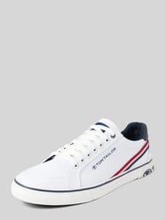 Sneakersy z paskami w kontrastowym kolorze model ‘Basic Canvas Stripe’ od Tom Tailor - 21