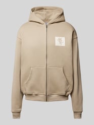 Oversized Sweatjacke mit Label-Print von Multiply Apparel Beige - 5