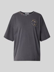 t-shirt o kroju relaxed fit z kwiatowym haftem od Jake*s Studio Woman - 22