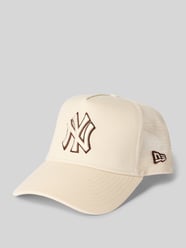 Trucker Cap mit Stitchings von New Era Beige - 24