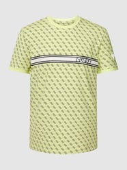T-Shirt mit Allover-Label-Muster Modell 'JAMEY' von Guess Activewear Gelb - 6