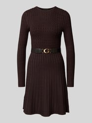 Sukienka o długości do kolan z paskiem w talii od Guess - 36