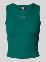 Cropped Tanktop mit Label-Patch von Karo Kauer - 15