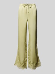 Flared Fit Stoffhose mit Spitzenbesatz von Gina Tricot - 8