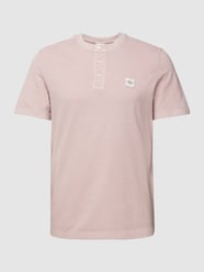 T-shirt z krótką listwą guzikową model ‘Serafino’ od s.Oliver RED LABEL Różowy - 41