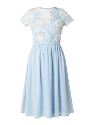 Cocktailkleid aus Tüll und Chiffon Modell 'Rusa' von CHI CHI London Blau - 23