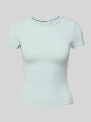 Slim Fit T-Shirt mit gummiertem Label Print von Review - 28