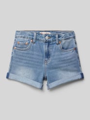 Szorty jeansowe o kroju girlfriend fit z detalem z logo od Levi’s® Kids - 2
