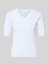 T-shirt z dekoltem w serek od Christian Berg Woman - 20