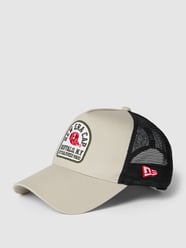 Trucker Cap in Two-Tone-Machart Modell 'STATE PATCH' von New Era Grau - 14