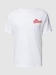 T-shirt z nadrukiem z logo model ‘WORLD FAMOUS’ od The Hundreds Biały - 22