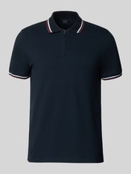Slim Fit Poloshirt mit Kontraststreifen und Reißverschluss von MCNEAL - 20