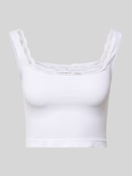 Slim Fit Crop Top mit Spitzenbesatz Modell 'VICKY' von Only - 18