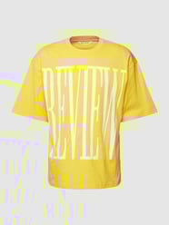 T-shirt z nadrukiem z logo od REVIEW Żółty - 16