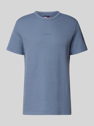 T-shirt o kroju slim fit ze strukturalnym wzorem od Tommy Jeans - 2