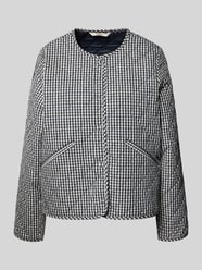 Kurtka pikowana w kroju regular fit z nadrukiem allover model 'CASHEL' od Barbour - 17