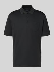 Koszulka polo o kroju regular fit z brustaszą i wyhaftowanym logo od bugatti - 11