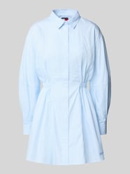 Sukienka koszulowa o kroju regular fit z czystej bawełny od Tommy Jeans - 35
