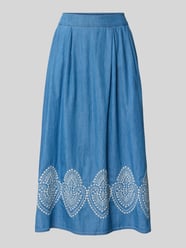 spódnica midi w tkaninie stylizowanej na denim z haftami od MORE & MORE - 15