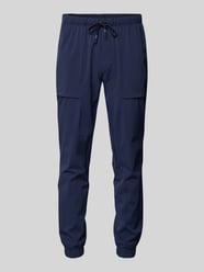 Jogger o kroju slim fit z elastycznym pasem od Fabletics - 5