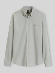 Regular Fit Businesshemd mit Logo-Stitching von BOSS Orange - 48