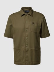 Freizeithemd mit Label-Stitching von Fred Perry Grün - 15