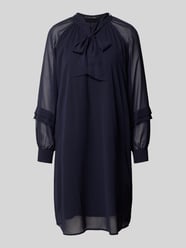 Knielanges Kleid mit Schluppe von comma Blau - 45