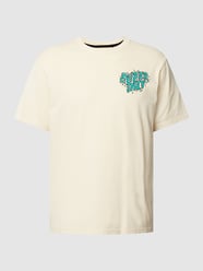 T-Shirt mit Label-Print Modell 'CREATURES' von Superdry Blau / Türkis - 26