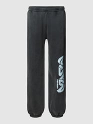 Sweatpants mit Label-Print Modell 'GOTHIC' - REVIEW x MATW von Review X MATW Grau - 3