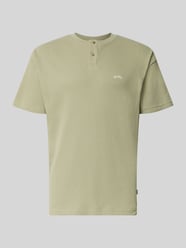 Henley-Shirt mit Strukturmuster und Label-Stitching von BLKVIS - 31