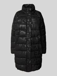 Płaszcz pikowany o kroju regular fit z nadrukiem z logo na całej powierzchni model ‘Caban’ od EA7 Emporio Armani - 26
