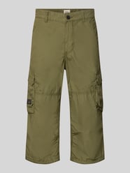 Bermudy capri o kroju regular fit z kieszeniami cargo od camel active - 3