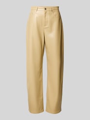 Straight Fit Hose in Leder-Optik von Nanushka Beige - 21