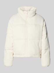 Kurtka pikowana ze stójką i wyhaftowanym logo od Review - 18