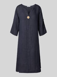 Knielanges Kleid mit V-Ausschnitt von ZABAIONE - 29
