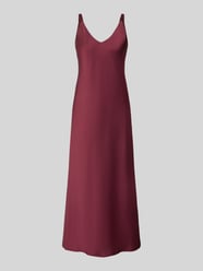 Cocktailkleid aus Satin mit V-Ausschnitt von VM by Vera Mont Bordeaux - 30