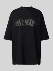 Oversized T-Shirt mit Label-Print von LOVE SCARS Schwarz - 2