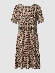 Knielanges Kleid mit Allover-Muster von More & More Beige - 20