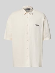 Relaxed Fit Freizeithemd mit Label-Stitching Modell 'Salwa' von Pegador - 25